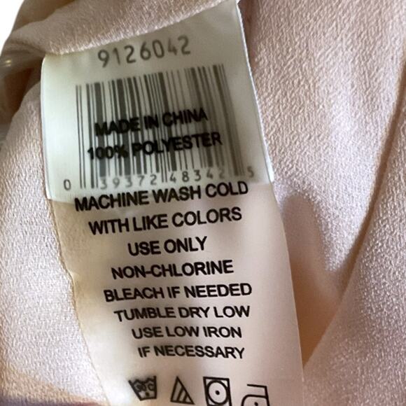 Vince Camuto Pleated V-Neck Sleeveless Beige Blouse Top Hi Low Women’s Sz S-READ - Picture 7 of 8